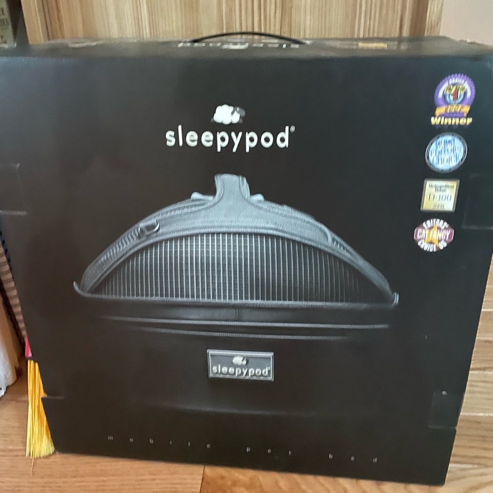 New in box Sleepypod for pets